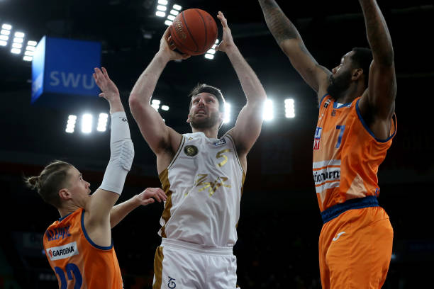 广厦男篮与 广厦男篮与